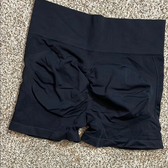 🩷Black Women's Shorts - Picture 2 of 2